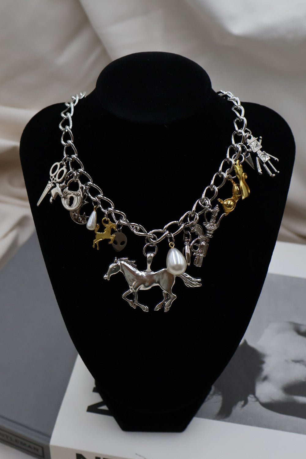 immune orbit necklace-027