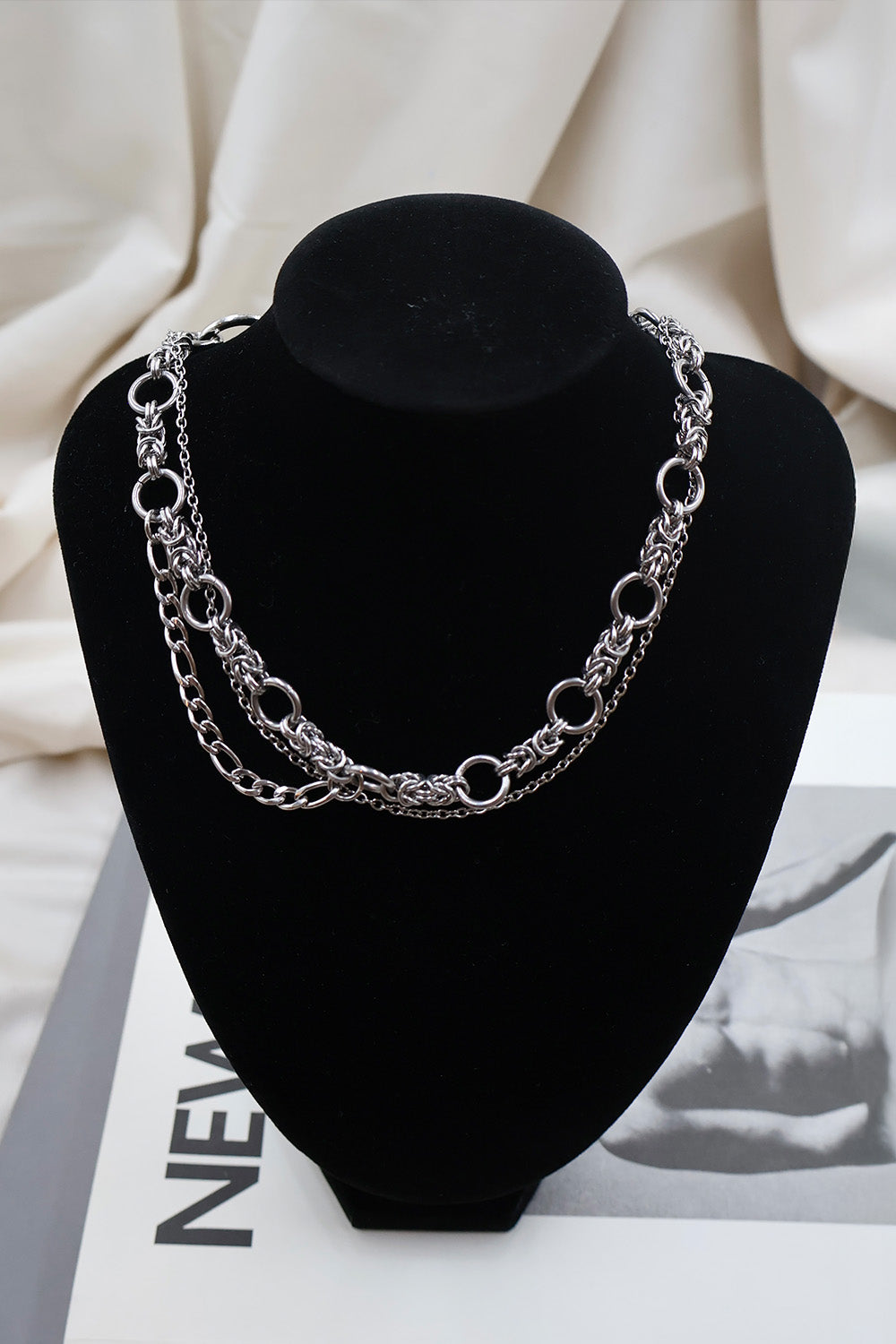 immune orbit necklace-060