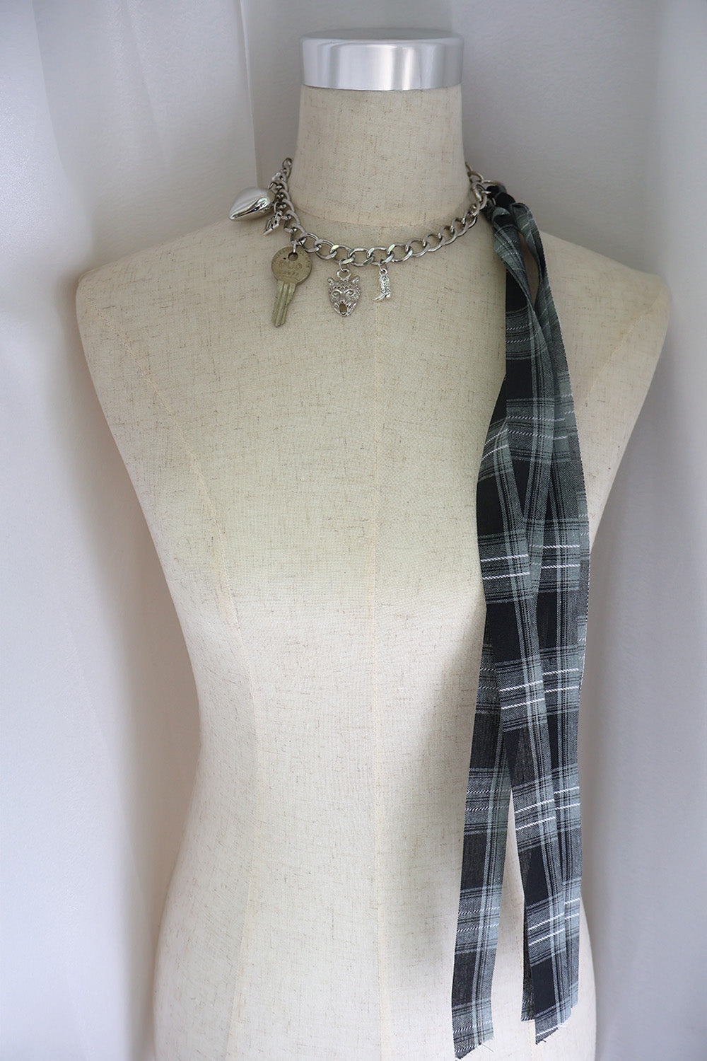 immune orbit necklace-111
