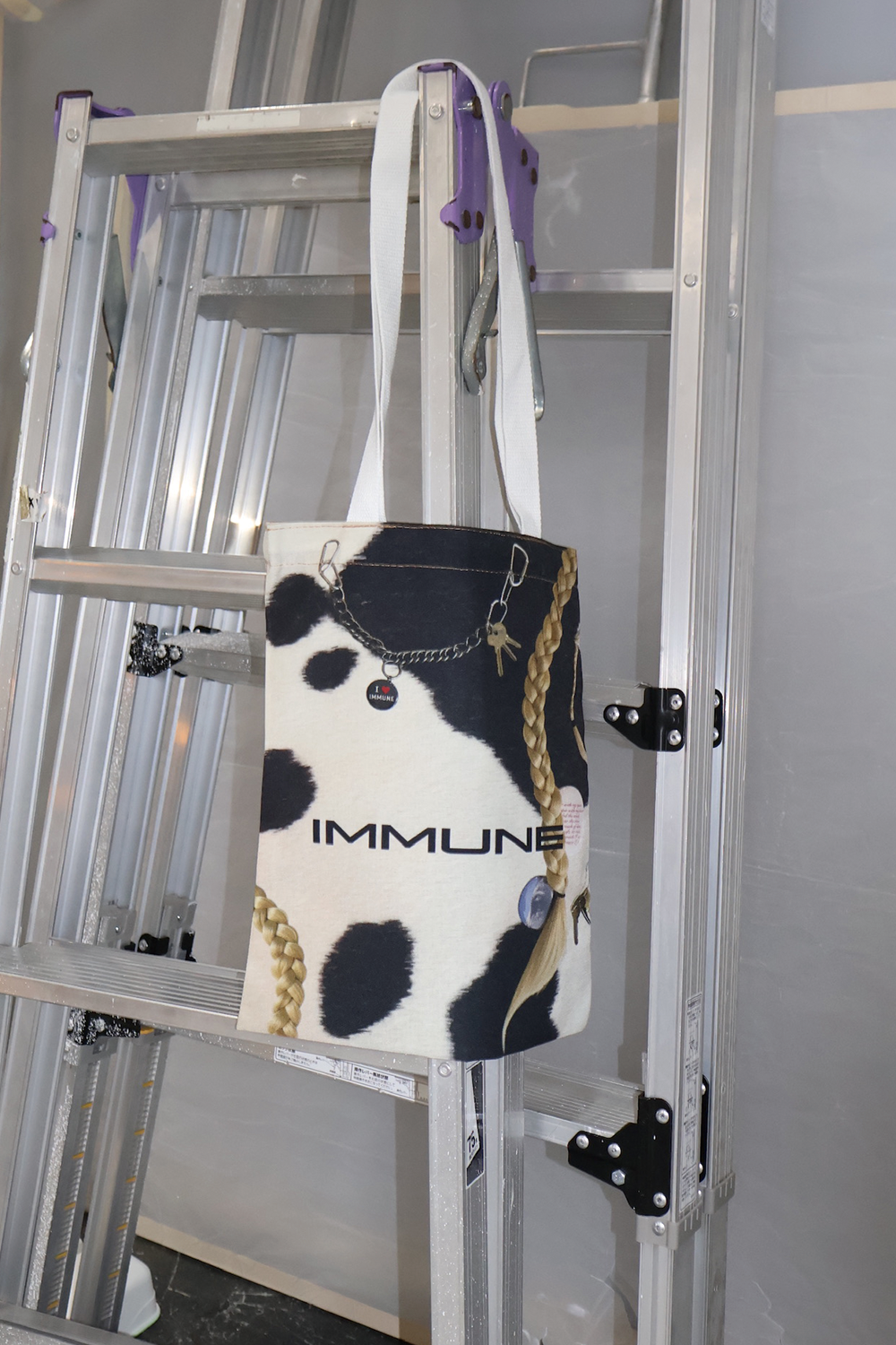 IMMUNE Tote Bag/MLT