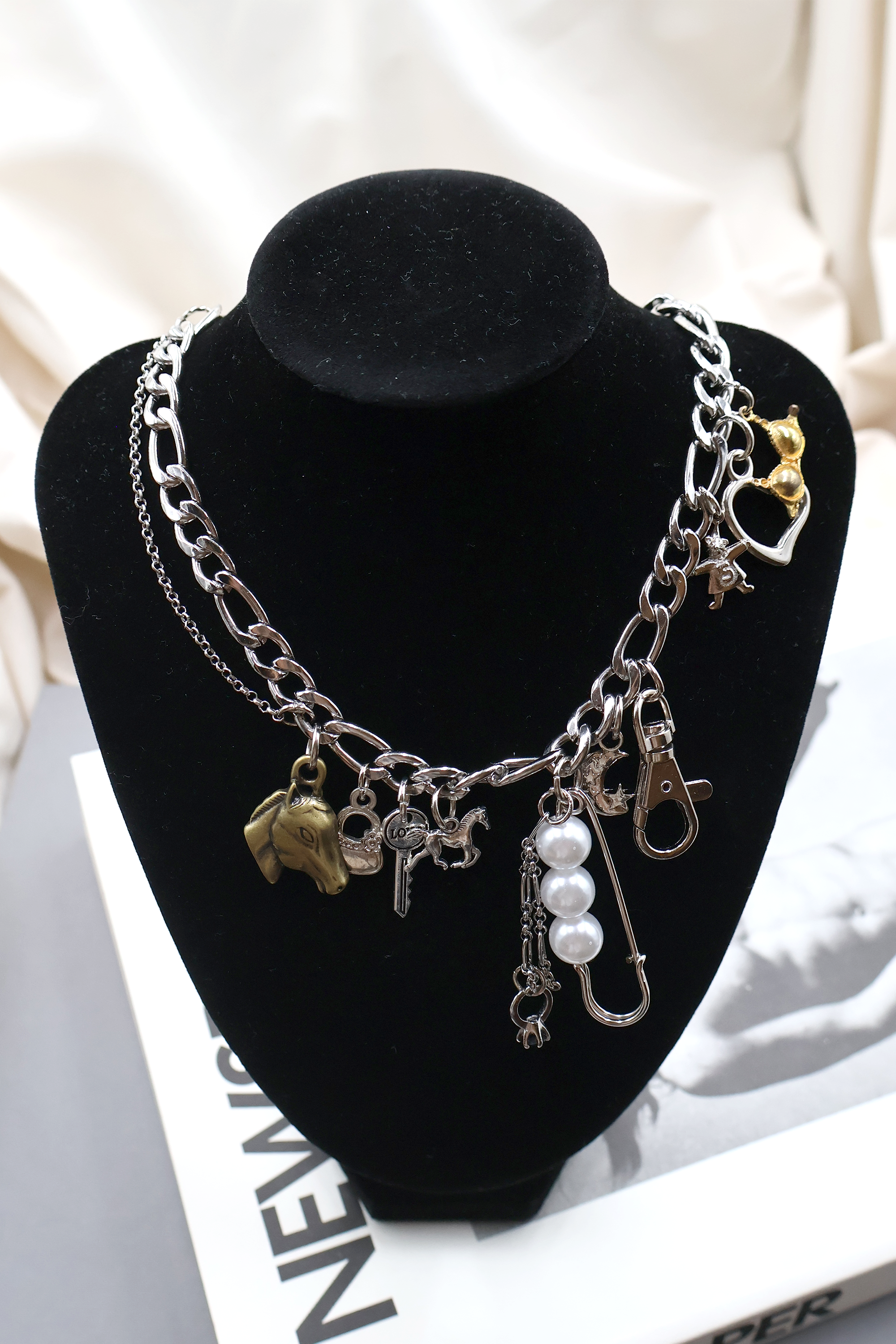 immune orbit necklace-032