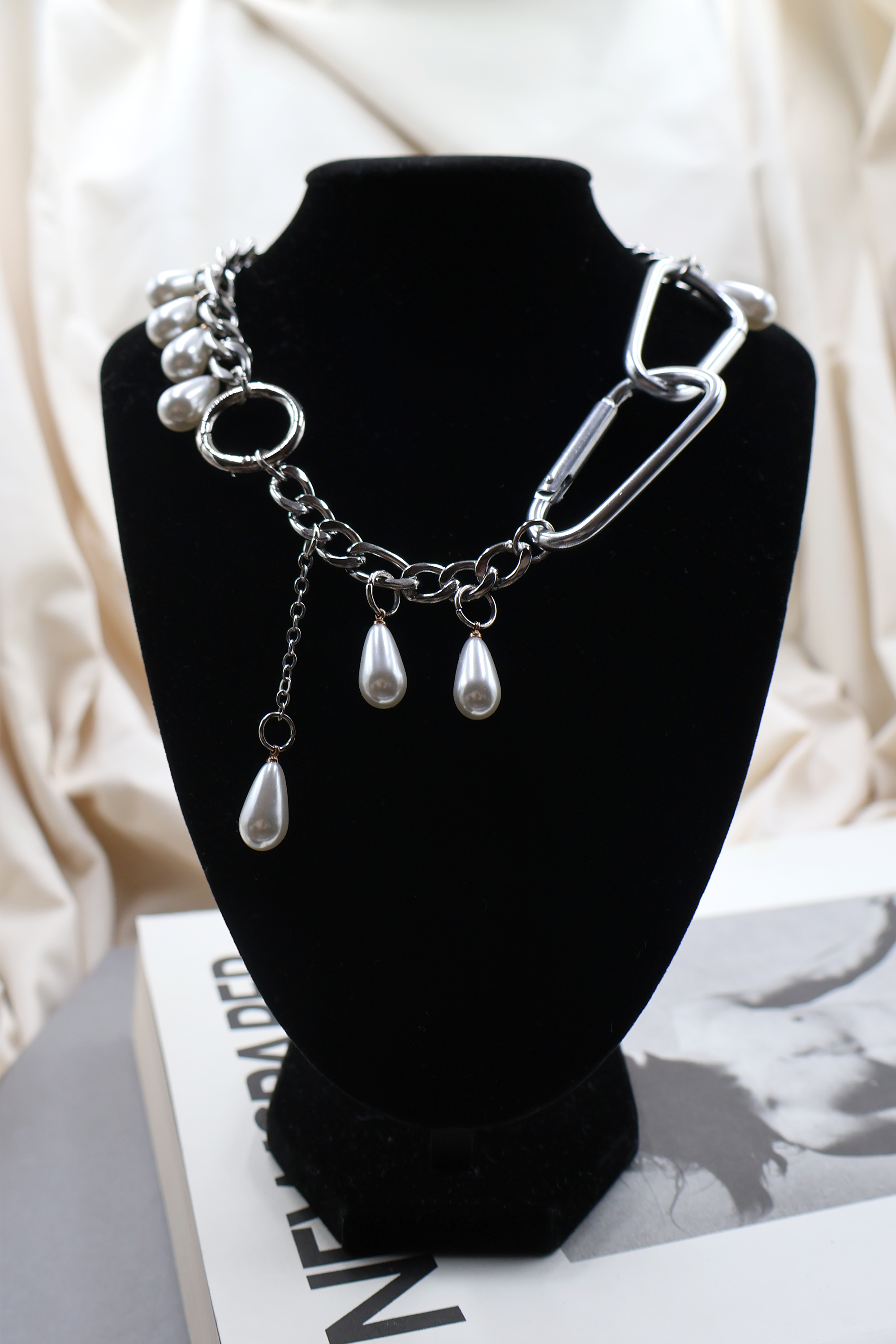 immune orbit necklace-035